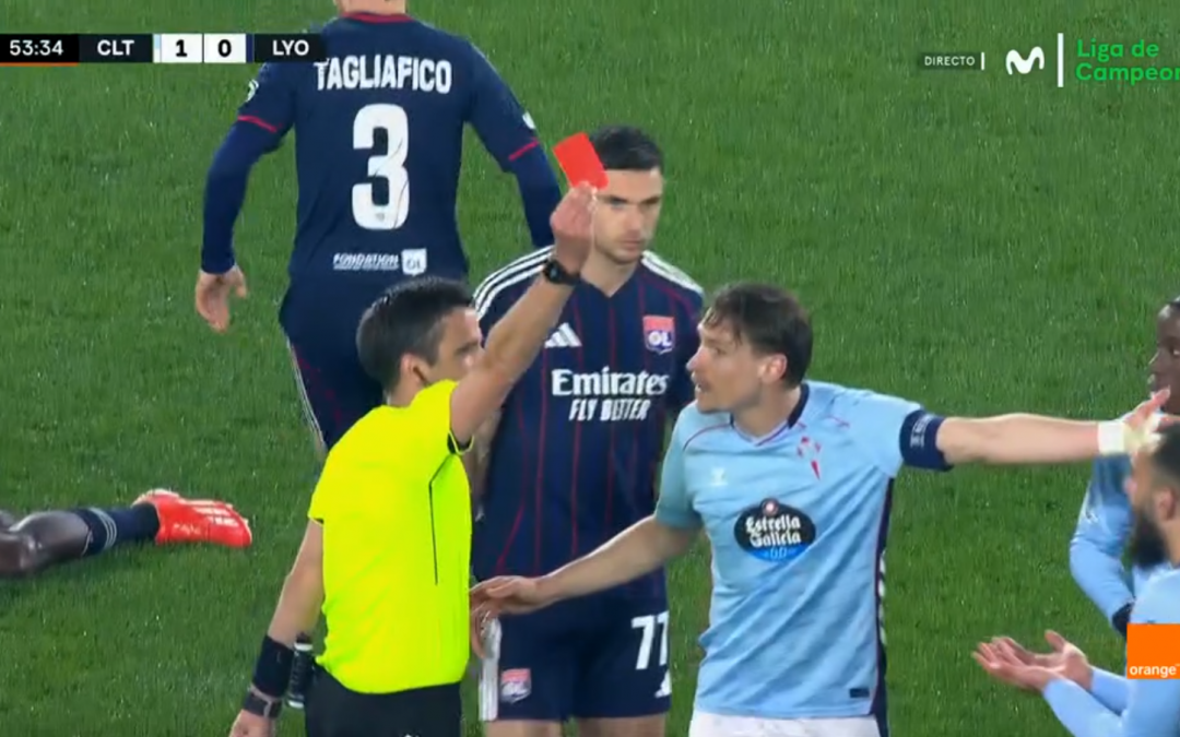 ¡El VAR se saltó el protocolo para expulsar a Borja Iglesias!